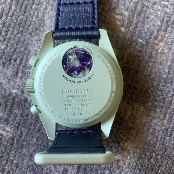 Authentic OMEGA X SWATCH Bioceramic MoonSwatch Mission to Earth Unisex Used - Picture 3 of 12